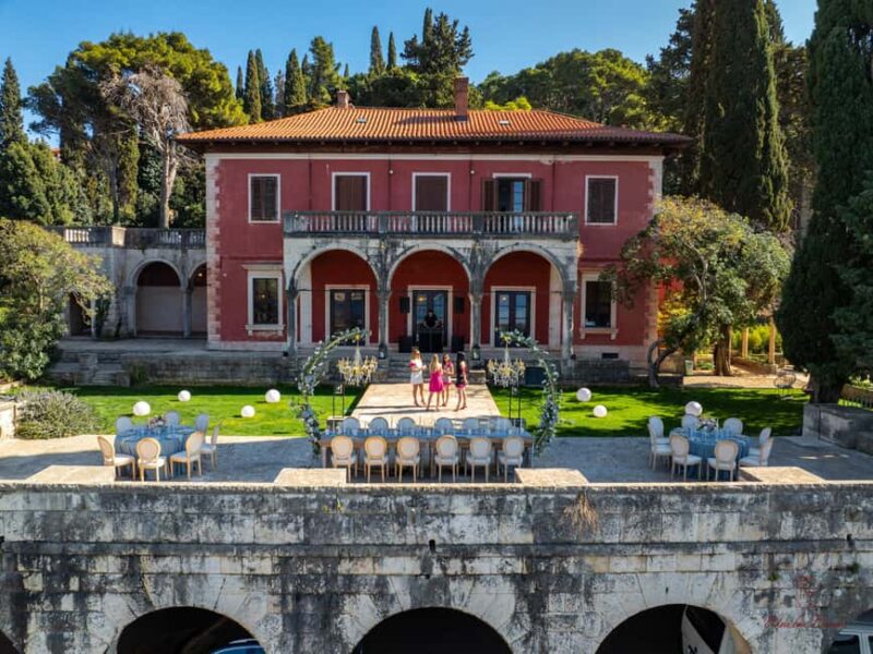 Cavtat: Guided Tour through Banac Gallery with Expert Guide - Explore the Art and History of Cavtat at Villa Banac