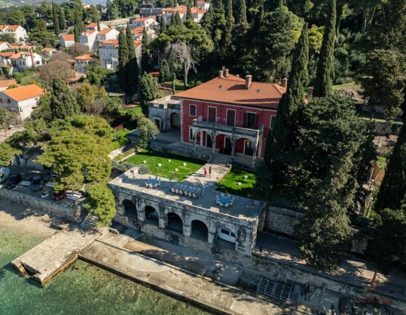 Cavtat: Guided Tour through Banac Gallery with Expert Guide - The Experience of the Guided Tour