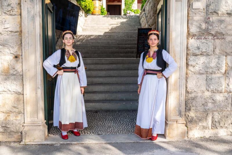 Cavtat: Guided Tour through Banac Gallery with Expert Guide - Booking and Flexibility Options