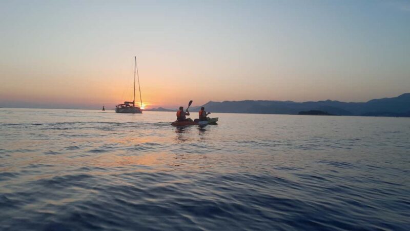 Cavtat: Sunset Guided Sea Kayaking Tour - Practical Details: Meeting, Duration, and Group Size