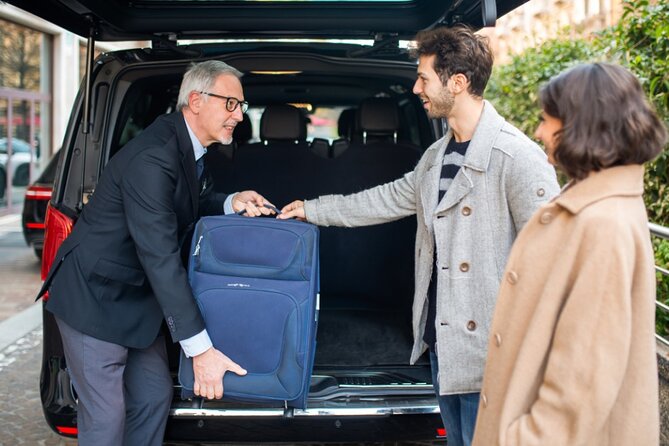 CDG - ORLY (ORY) airport to Paris, with a fluent English driver - Reliability and Punctuality: Top-Rated Driver Julien