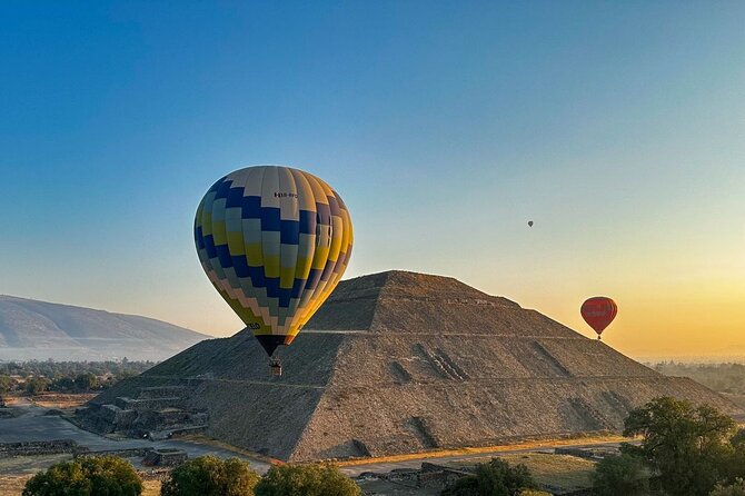 CDMX balloon flight, breakfast, pickup and visit to Teotihuacán - Visiting the Pyramids and Archaeological Zone