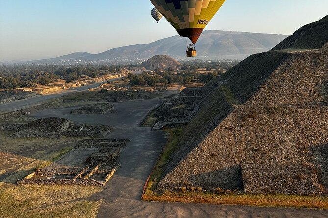 CDMX balloon flight, breakfast, pickup and visit to Teotihuacán - Safety, Insurance, and Pilot Expertise