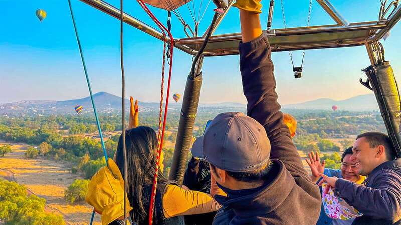 CDMX: Teotihuacan Balloon Flight with Optional Pyramids Tour - Visiting the Basilica of Guadalupe: A Sacred Stop