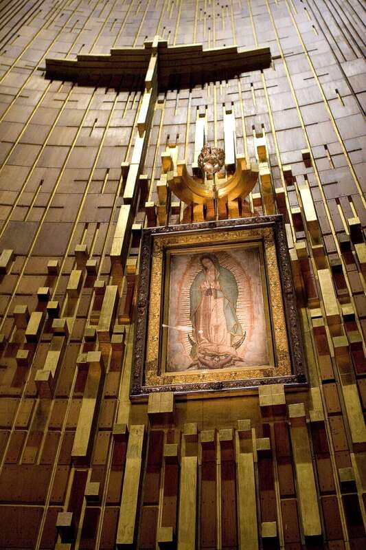 CDMX: Tour of the ruins of Teotihuacan, Tlatelolco, and Guadalupe - Visiting the Basilica of Our Lady of Guadalupe