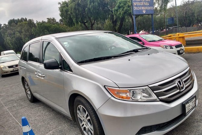 CDMX Transportation. Airport - Round trip. - Personalized Airport Greeting and Assistance Inside Mexico City Airport