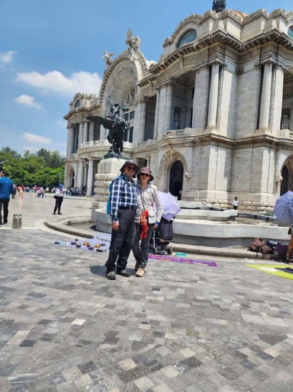 CdMx Walk & View: Bellas Artes, Cathedral, Historic Center - The Experience of a Guided Tour with Personal Touches
