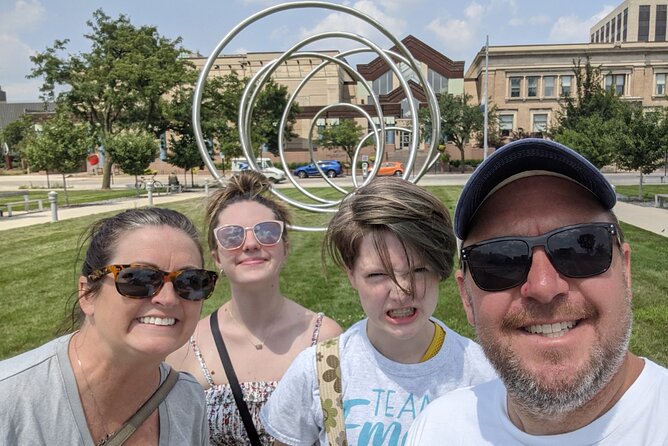 Cedar Rapids Scavenger Hunt Interactive Walking Tour - Explore Cedar Rapids with a Unique Scavenger Hunt Experience