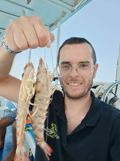 Cefalù: boat trip with fishing, coastal tour, and lunch on board with the catch - Starting Point and Meeting Details in Cefalù