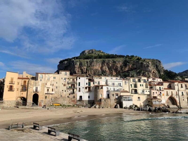 Cefalù tour by train: a journey between the sea and cultural treasures - Key Points