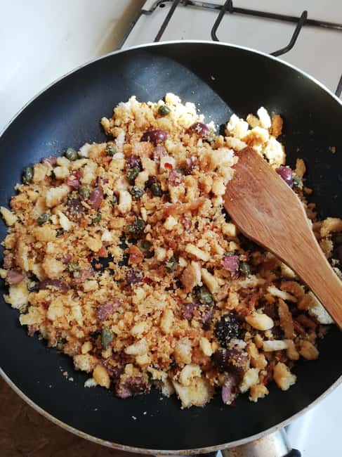 Ceglie Messapica: Orecchiette Pasta Making Class with Meal - The Host: Knowledgeable and Friendly Guides