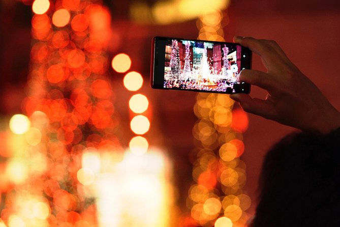 Celebrate with a Holiday Scavenger Hunt in Sarasota with Holly Jolly Hunt - What Are the Holiday Items and Challenges?