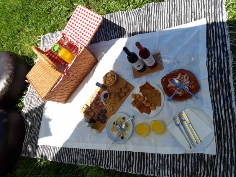 Celorico De Basto: Quinta de Santa Cristina Winery Tour - Savoring Local Flavors with a Wine Tasting and Tapas