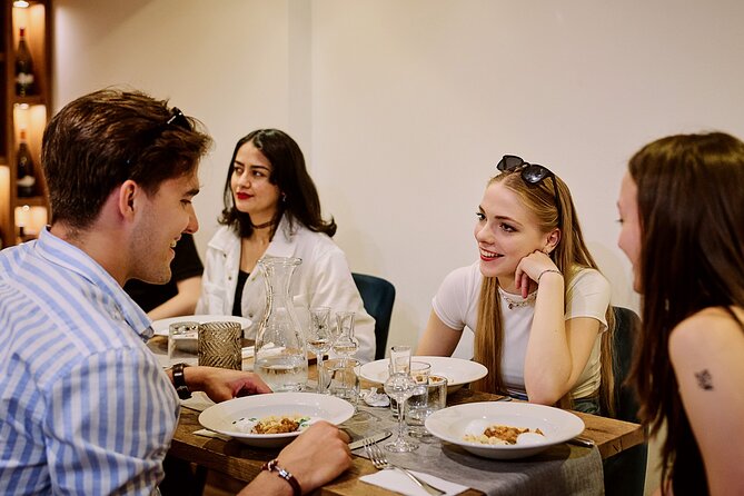 Central Budapest Food Tour with Drinks Included - Insightful Guides and Engaging Commentary