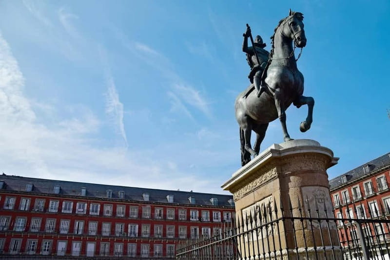 Cervantes in Madrid: Private Tour in the Literary Quarter - Touring the Congreso de los Diputados