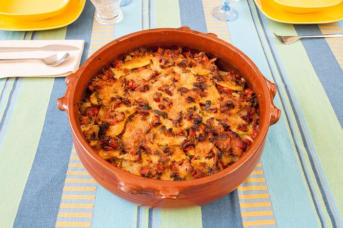 Cesarine: Dining & Cooking Demo at Local's Home in Bari - Indulge in a Four-Course Bari Meal with Local Wines