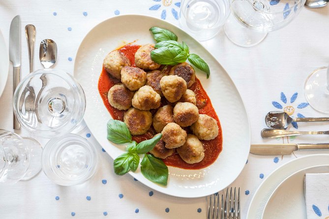 Cesarine: Dining & Cooking Demo at Local's Home in Naples - Practical Details and Accessibility