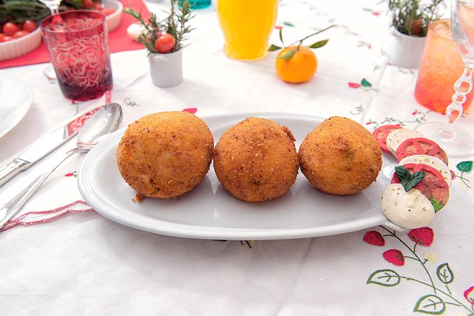 Cesarine: Home Cooking Class & Meal with a Local in Catania - Logistics and Meeting Point Details