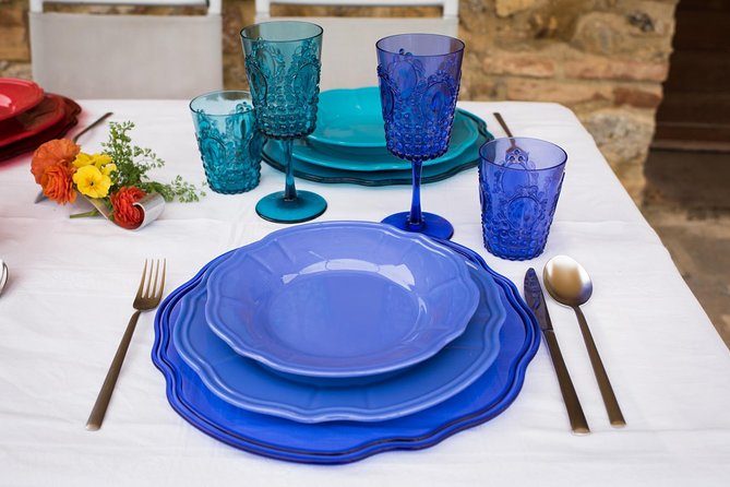 Cesarine: Market Tour & Typical Dining at a Local's Home in Lucca - Meeting Point and Tour Logistics in Lucca