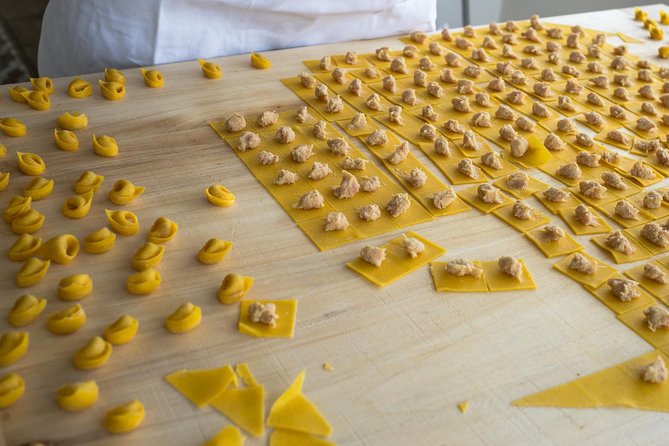 Cesarine: Small group Tortellini Class at Local's Home in Bologna - Logistics: Meeting, group size, and accessibility
