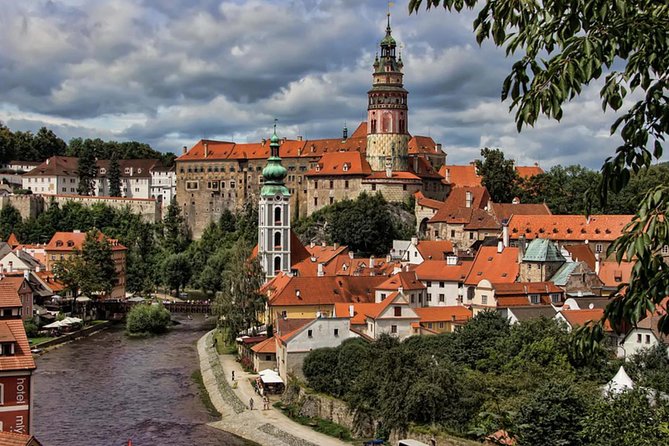 Cesky Krumlov Full day tour from Prague and back - The Guide’s Style and Expertise