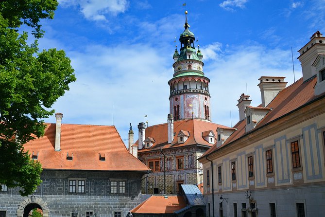 Cesky Krumlov Private Walking Tour With A Professional Guide - Explore Cesky Krumlov’s Enchanting Old Town and Castle
