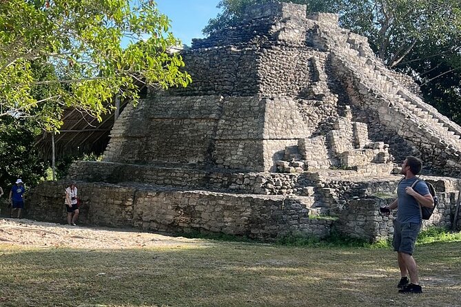 Chacchoben Ruins and Bacalar Lagoon Boat Tour - The Guides Role in Enhancing the Experience