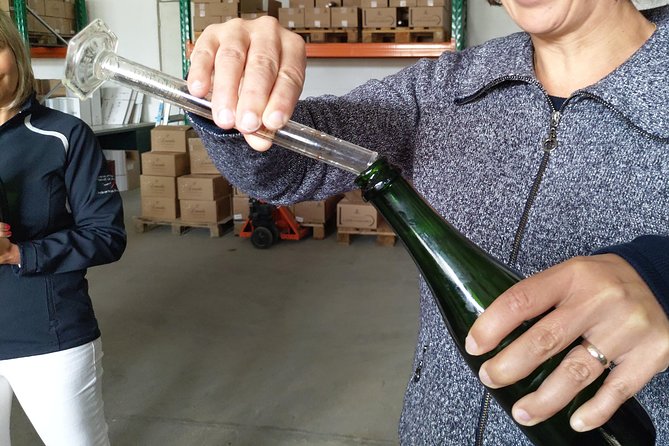 Champagne Lamiable: Make your own Champage bottle ! - Expert Guidance and Engaging Personalities