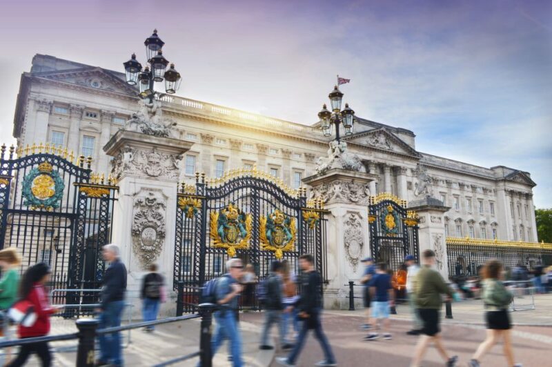 Changing of the Guard and Buckingham Palace Entry Ticket - What’s Included and What to Expect