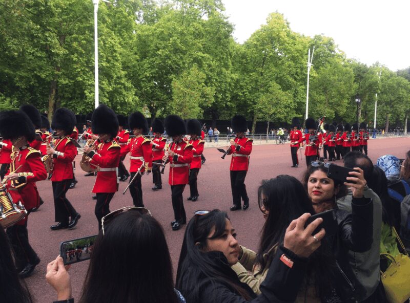 Changing of the Guard at Buckingham Palace - What Makes This Tour Stand Out