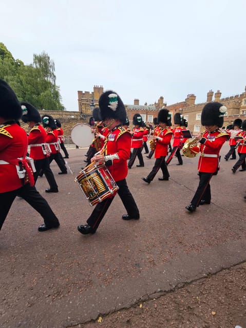 Changing of the Guard Experience - Starting at Green Park for an Up-close View of Royal Ceremonies