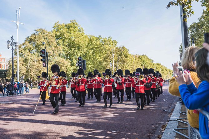 Changing of the Guard Guided Walking Tour in London - The End Near Buckingham Palace