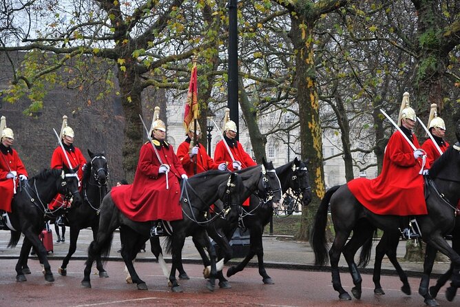 Changing of the Guard Guided Walking Tour in London - Practical Considerations and Pacing