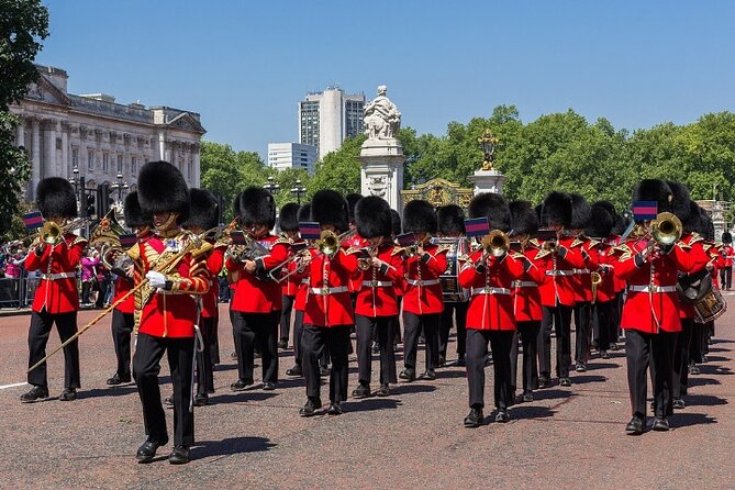 Changing of the Guard Walking Tour in London - Witness the Changing of the Guard at Buckingham Palace