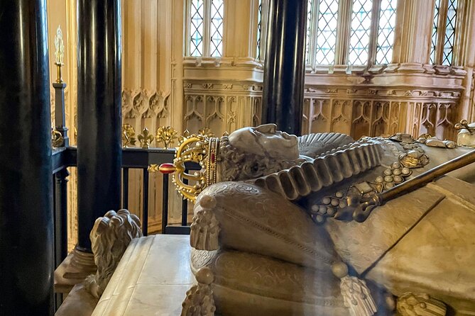 Changing of the Guard, Westminster Abbey & Tower of London Tour - Westminster Abbey: Inside a Historic Sanctuary