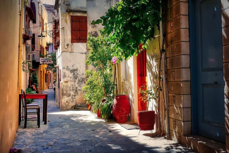 Chania in a Nutshell: Cretes Ancient & Modern History Tour - Key Points
