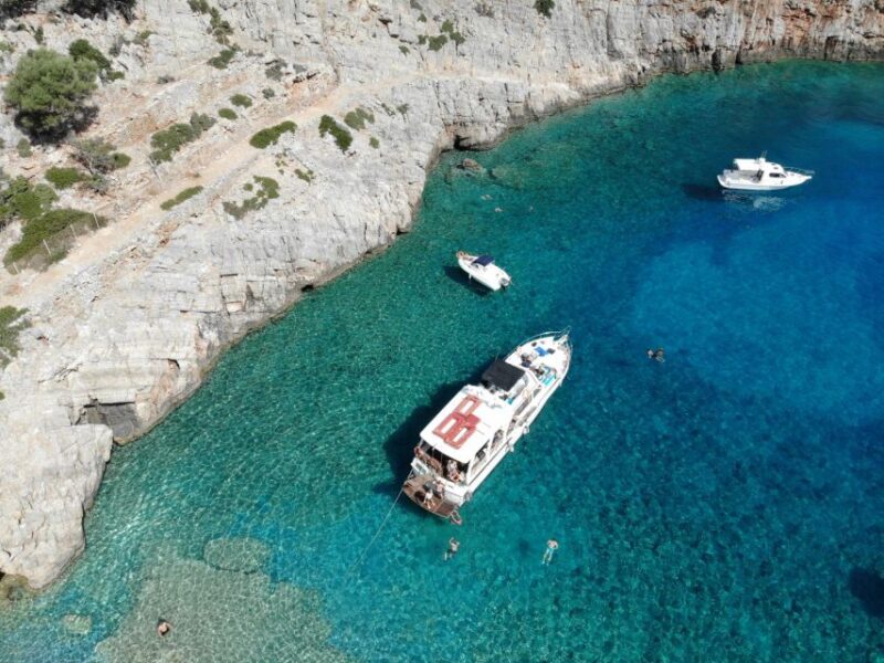 Chania: Menies Beach & Chironisia Bay Cruise with Snorkeling - Guides and Crew