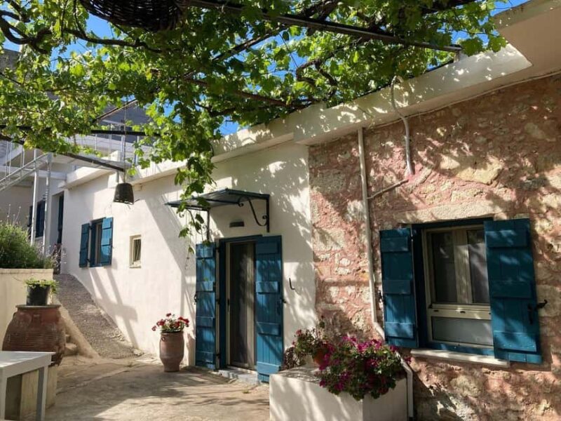 Chania: Monasteries and Vamos Village Tour with Lunch - Strolling Through Vamos Village’s Authentic Streets