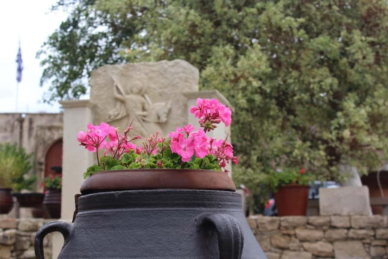 Chania: Private Sunset Sightseeing Tour with Historian Guide - Key Points