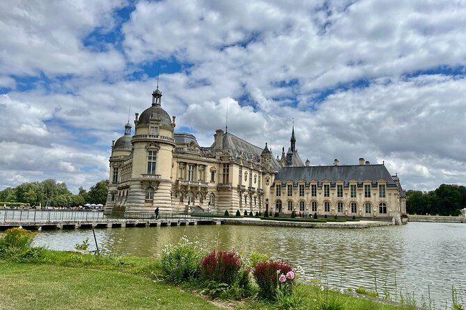 Chantilly Tour: Great Stables and Renaissance Meal from Paris - Explore the Elegance of Chantilly: Stately Grounds, Art, and Equestrian Heritage