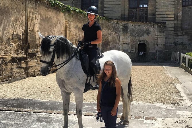 Chantilly Tour: Great Stables and Renaissance Meal from Paris - Visiting the Château de Chantilly’s Art and Gardens