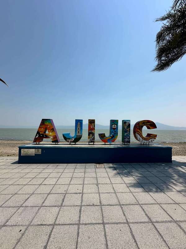 Chapala and Ajijic Tour from Guadalajara with 3 Potrillos - Exploring Ajijic’s Colourful Streets and Artistic Vibe