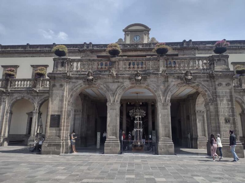 Chapultepec Castle Guided Tour - Starting Point at Estela de Luz for a Seamless Begin