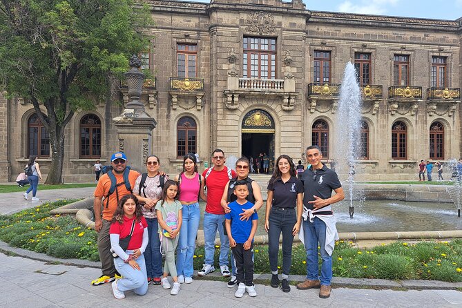 Chapultepec Castle Tour and its surroundings - The Scenic Oasis of Audiorama and Endemic Vegetation