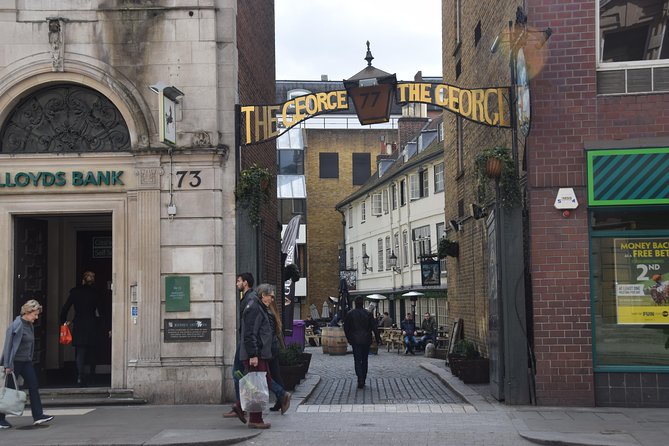 Charles Dickens London Walking Tour - The Guide: Knowledgeable and Engaging