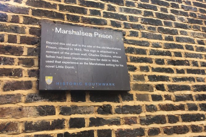 Charles Dickens Private Walking Tour - Passing by Shakespeare’s Globe Theatre and the Old Bailey