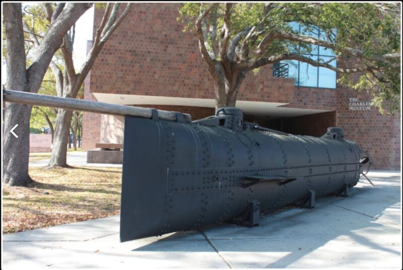 Charleston: City Tour with Charleston Museum Entry Combo - Enjoying Views from the Battery Seawall