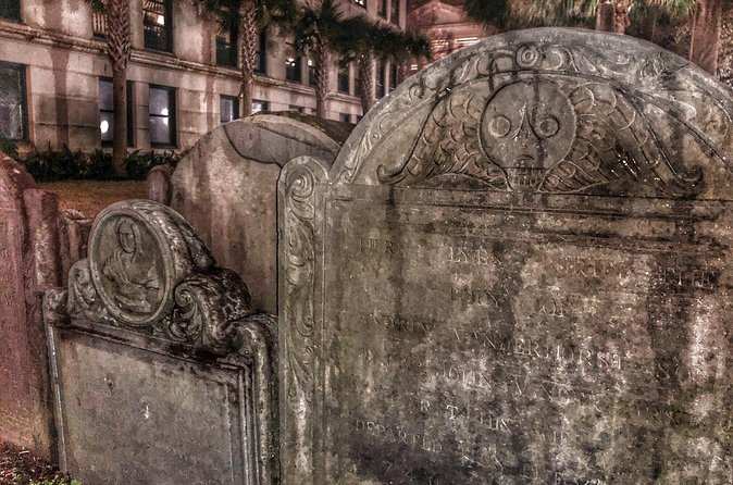 Charleston Ghost & Graveyard Night-Time Guided Walking Tour - The Experience: Ghost Stories, Historic Sites, and Graveyard Walks