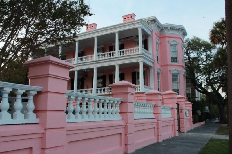 Charleston: Historic City and Southern Mansion Combo Tour - The Role of the Licensed Tour Guide