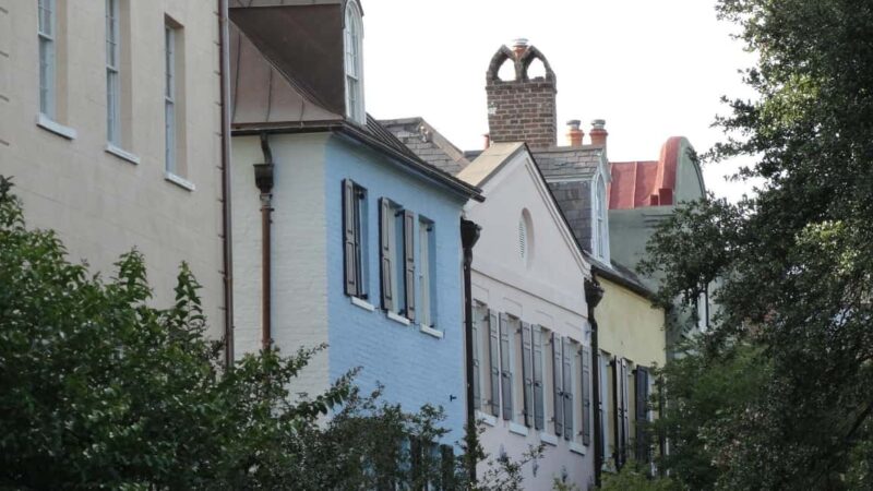 Charleston: Historic Walking Tour with a Local Guide - Visiting Charleston’s Most Famous Landmark: Rainbow Row